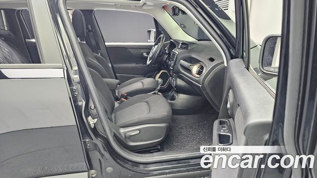 Jeep Renegade 2.4 Longitude 2016 — фото 11