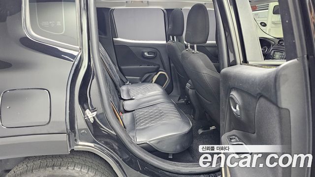 Jeep Renegade 2.4 Longitude 2016 — фото 12