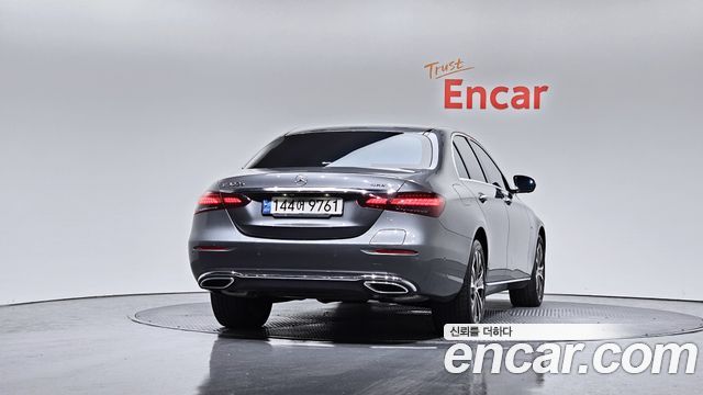 Mercedes-Benz E-Class (W213) E300e 4MATIC Exclusive 2021 — фото 4