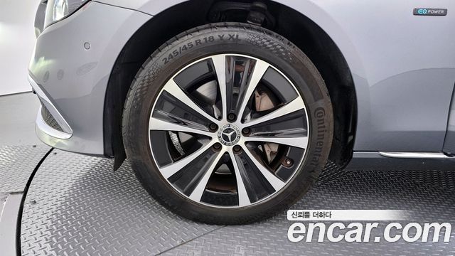 Mercedes-Benz E-Class (W213) E300e 4MATIC Exclusive 2021 — фото 5