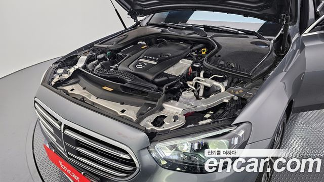 Mercedes-Benz E-Class (W213) E300e 4MATIC Exclusive 2021 — фото 6