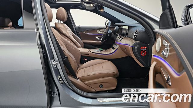 Mercedes-Benz E-Class (W213) E300e 4MATIC Exclusive 2021 — фото 10
