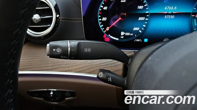 Mercedes-Benz E-Class (W213) E300e 4MATIC Exclusive 2021 — фото 17
