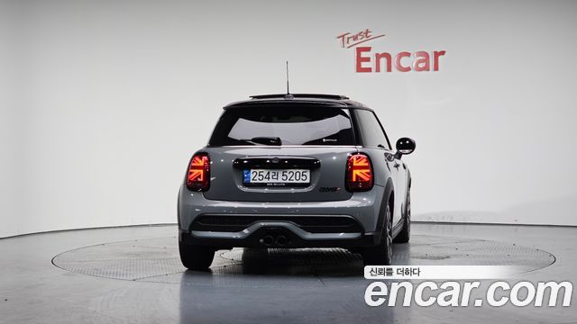 MINI Cooper S Classic Third Generation 2022 — фото 4