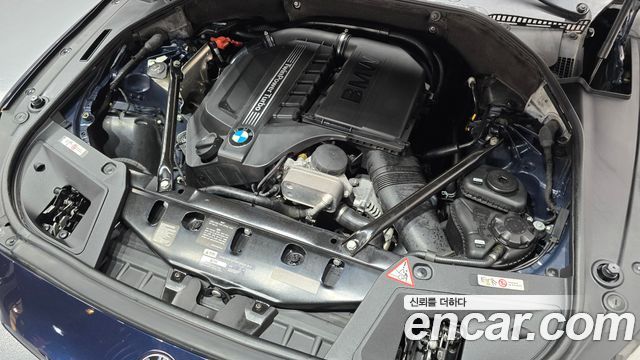 BMW 5 Series GT (F07) GT xDrive 2011 — фото 6