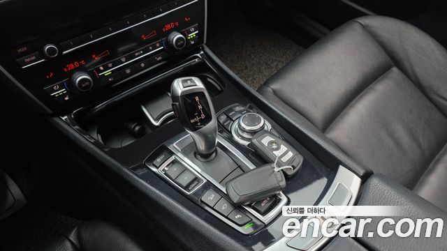 BMW 5 Series GT (F07) GT xDrive 2011 — фото 9