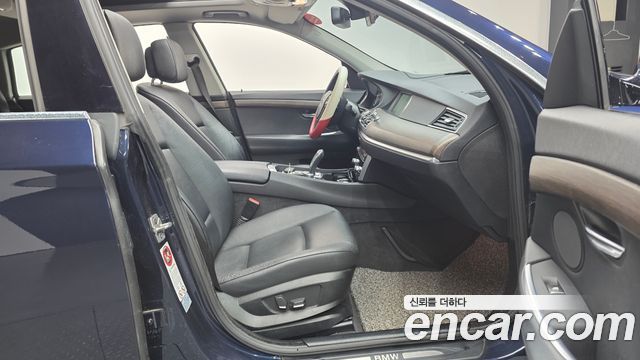 BMW 5 Series GT (F07) GT xDrive 2011 — фото 10