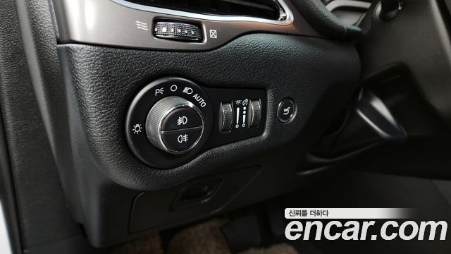 Jeep Cherokee (KL) 2.4 Limited AWD 2022 — фото 16