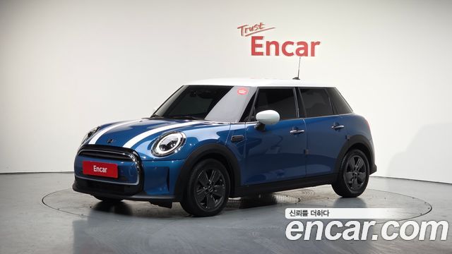 MINI Cooper 5Door Classic Third Generation 2022 — фото 1