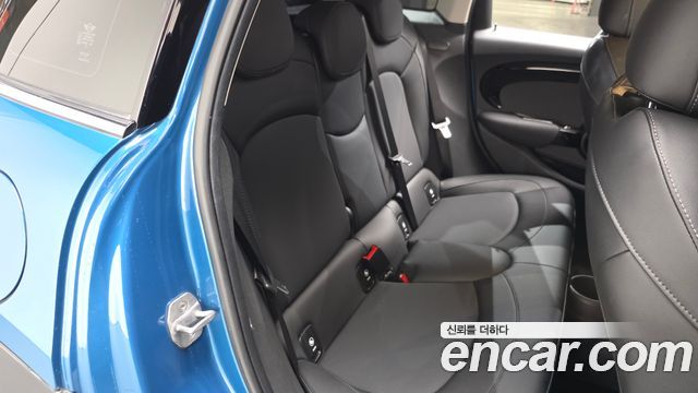 MINI Cooper 5Door Classic Third Generation 2022 — фото 12