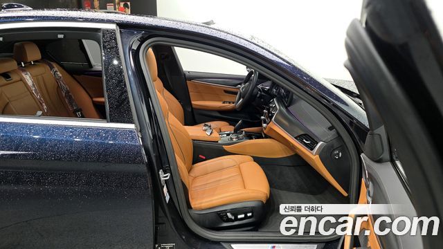 BMW 5 Series (G30) 520i M Sport 2023 — фото 11