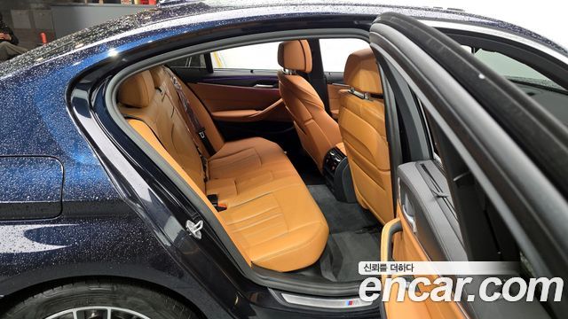 BMW 5 Series (G30) 520i M Sport 2023 — фото 12