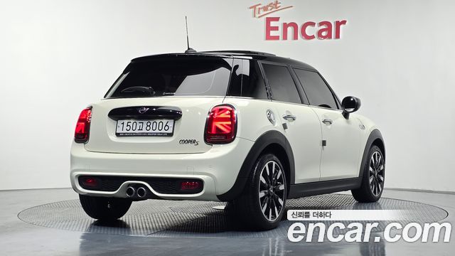 MINI Cooper S 5Door HIGH 3rd 2020 — фото 2