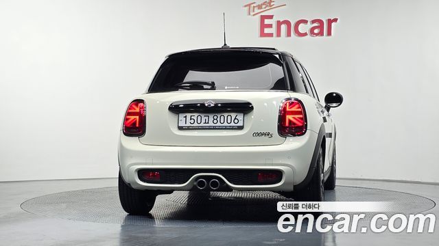 MINI Cooper S 5Door HIGH 3rd 2020 — фото 4