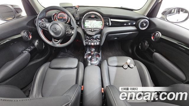MINI Cooper S 5Door HIGH 3rd 2020 — фото 7