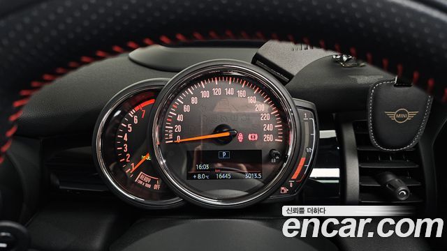 MINI Cooper S 5Door HIGH 3rd 2020 — фото 8