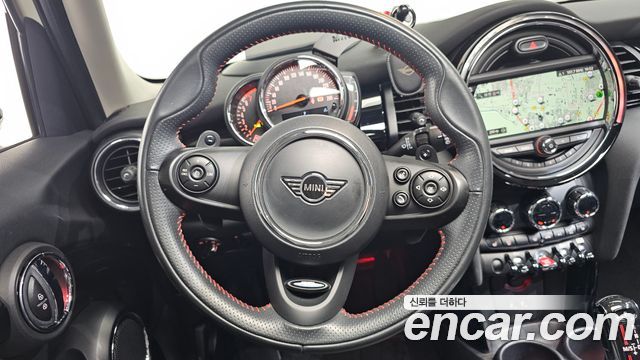 MINI Cooper S 5Door HIGH 3rd 2020 — фото 17