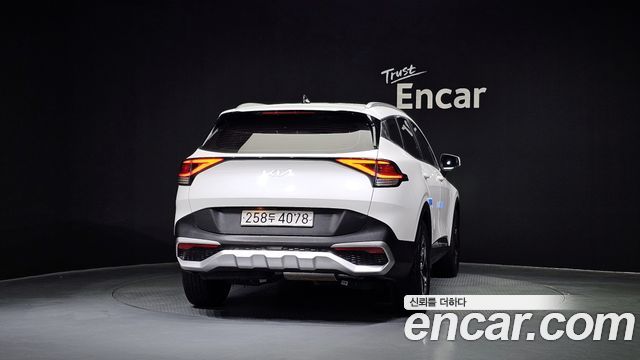 Kia Sportage (V) Diesel 2.0 2WD Prestige 2023 — фото 4