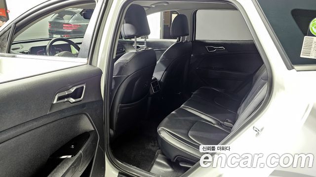Kia Sportage (V) Diesel 2.0 2WD Prestige 2023 — фото 11
