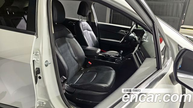 Kia Sportage (V) Diesel 2.0 2WD Prestige 2023 — фото 12