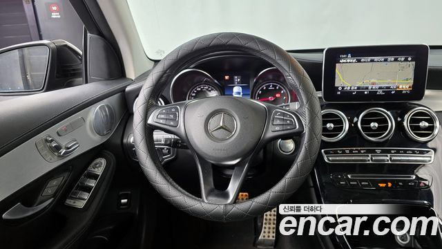 Mercedes-Benz GLC-Class (X253) GLC300 4MATIC AMG Line 2019 — фото 13