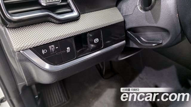 Kia Sportage (V) Diesel 2.0 2WD Prestige 2023 — фото 15