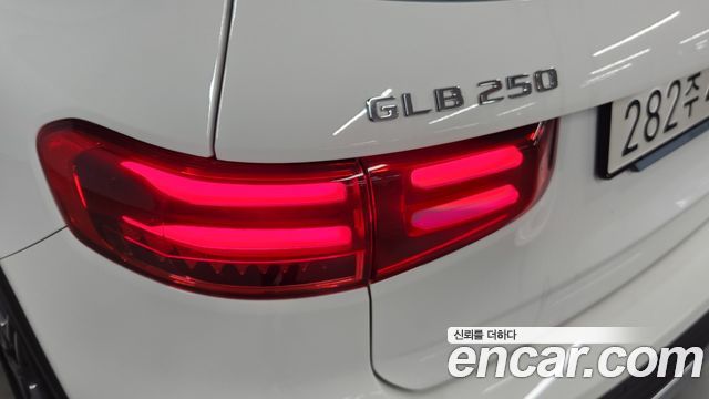 Mercedes-Benz GLB-Class (X247) GLB250 4MATIC 2025 — фото 19