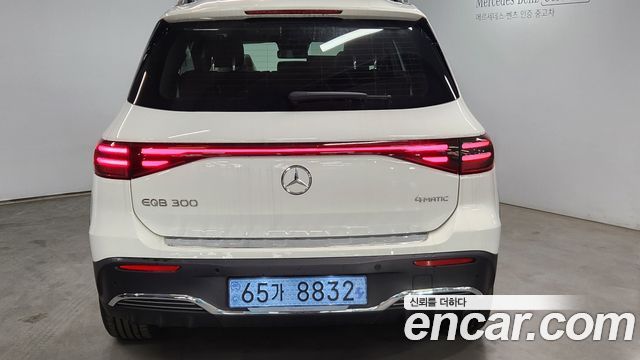 Mercedes-Benz EQB (X243) EQB300 4MATIC AMG Line 2026 — фото 4