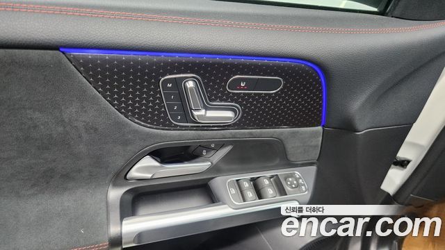 Mercedes-Benz EQB (X243) EQB300 4MATIC AMG Line 2026 — фото 18