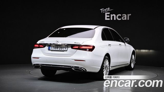 Mercedes-Benz E-Class (W213) E220d 4MATIC Exclusive 2022 — фото 2