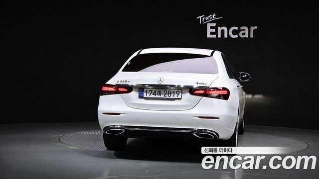 Mercedes-Benz E-Class (W213) E220d 4MATIC Exclusive 2022 — фото 4