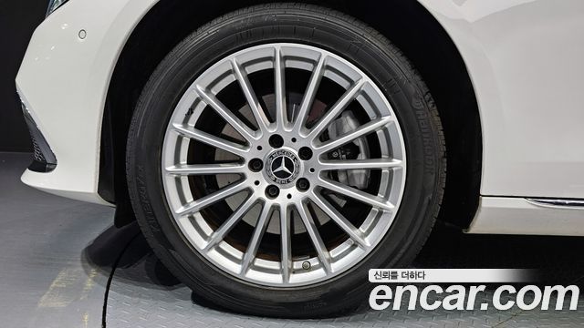 Mercedes-Benz E-Class (W213) E220d 4MATIC Exclusive 2022 — фото 5