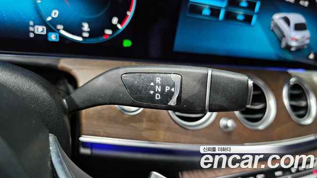 Mercedes-Benz E-Class (W213) E220d 4MATIC Exclusive 2022 — фото 9