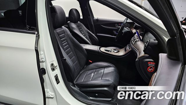 Mercedes-Benz E-Class (W213) E220d 4MATIC Exclusive 2022 — фото 10