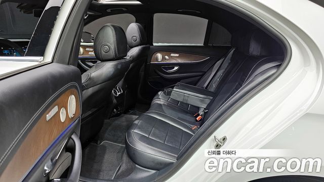 Mercedes-Benz E-Class (W213) E220d 4MATIC Exclusive 2022 — фото 16