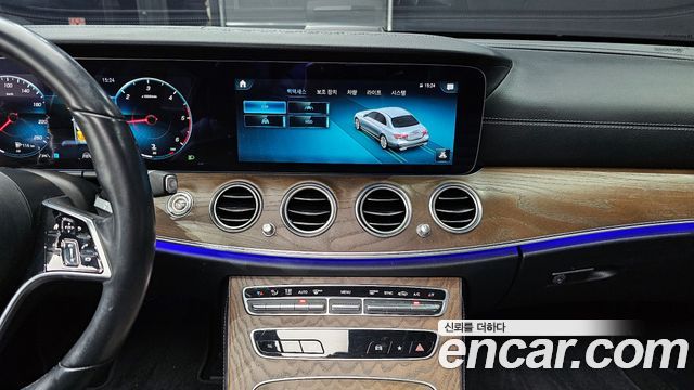 Mercedes-Benz E-Class (W213) E220d 4MATIC Exclusive 2022 — фото 19