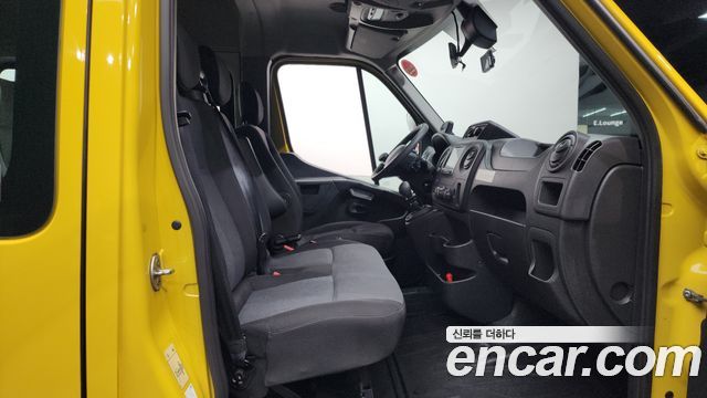 Renault Korea Master School Bus 13-Seater 2020 — фото 11