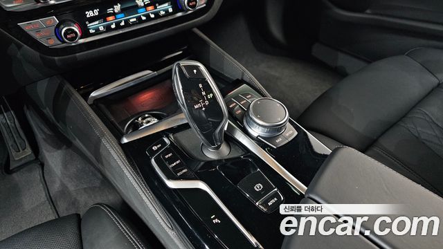 BMW 5 Series (G30) 523d M Sport 2021 — фото 9