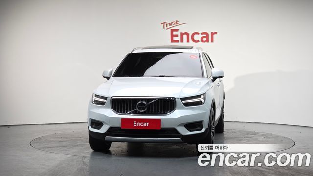 Volvo XC40 B4 Inscription 2021 — фото 3