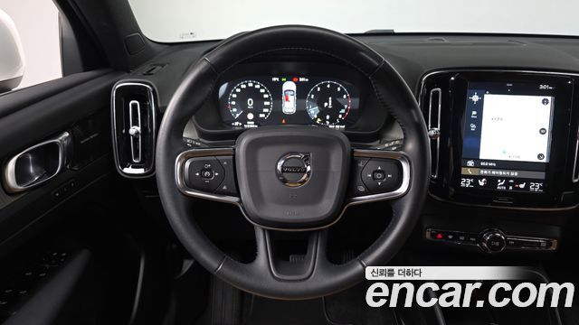 Volvo XC40 B4 Inscription 2021 — фото 14
