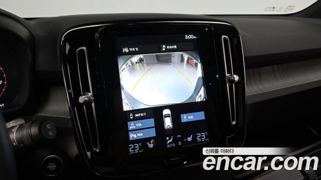 Volvo XC40 B4 Inscription 2021 — фото 16