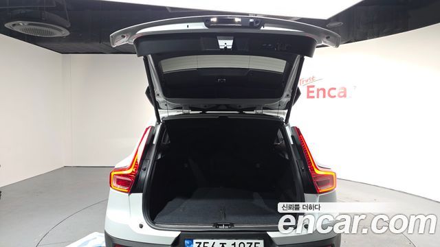 Volvo XC40 B4 Inscription 2021 — фото 20
