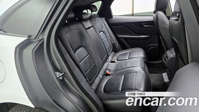 Jaguar F-PACE 20d R-Sport 2018 — фото 12