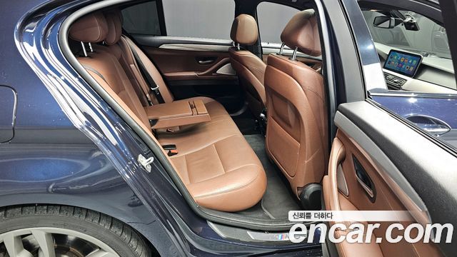 BMW 5 Series (F10) M550d xDrive 2014 — фото 12