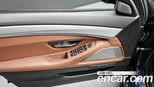 BMW 5 Series (F10) M550d xDrive 2014 — фото 17