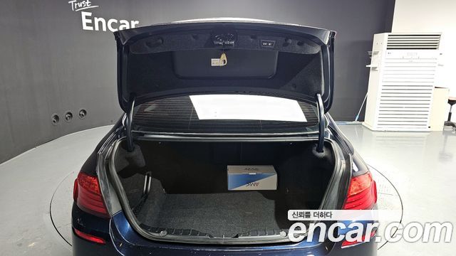 BMW 5 Series (F10) M550d xDrive 2014 — фото 20