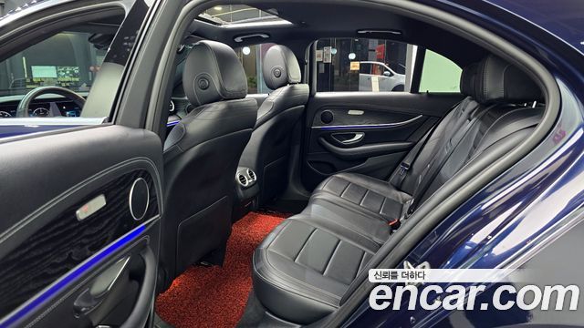 Mercedes-Benz E-Class (W213) E220d 4MATIC AMG Line 2021 — фото 13