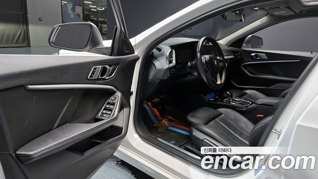 BMW 1 Series (F40) 120i Sports 2022 — фото 11