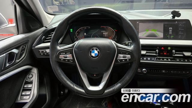 BMW 1 Series (F40) 120i Sports 2022 — фото 13