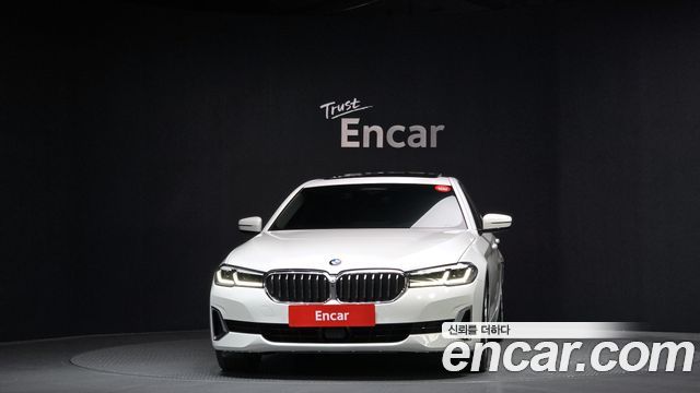 BMW 5 Series (G30) 520i Luxury 2023 — фото 3